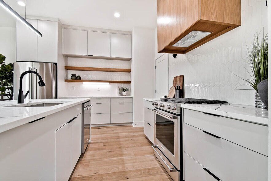 More Photos Of 204 9th St, Bentonville Apartments For Sale