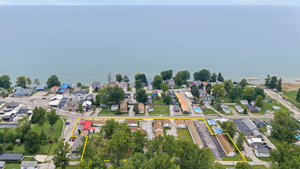 More Photos Of 5196 Lake Rd E, Geneva Hotel For Sale