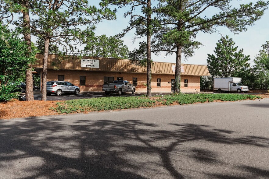 More Photos Of 173 Davis St, Southern Pines Flex For Sale