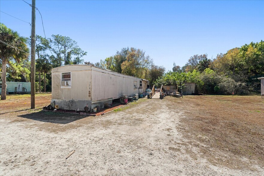 More Photos Of 380 San Jose St, North Fort Myers Manufactured Housing Mobile Home Park For Sale
