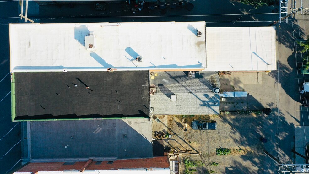 More Photos Of 118 N Main St, Livingston Storefront Retail Residential For Sale
