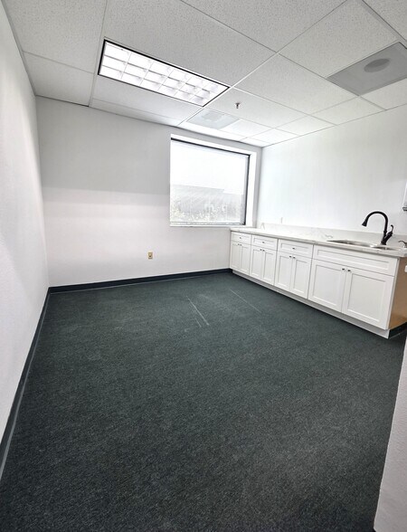 More Photos Of 29300 Kohoutek Way, Union City Industrial For Sale