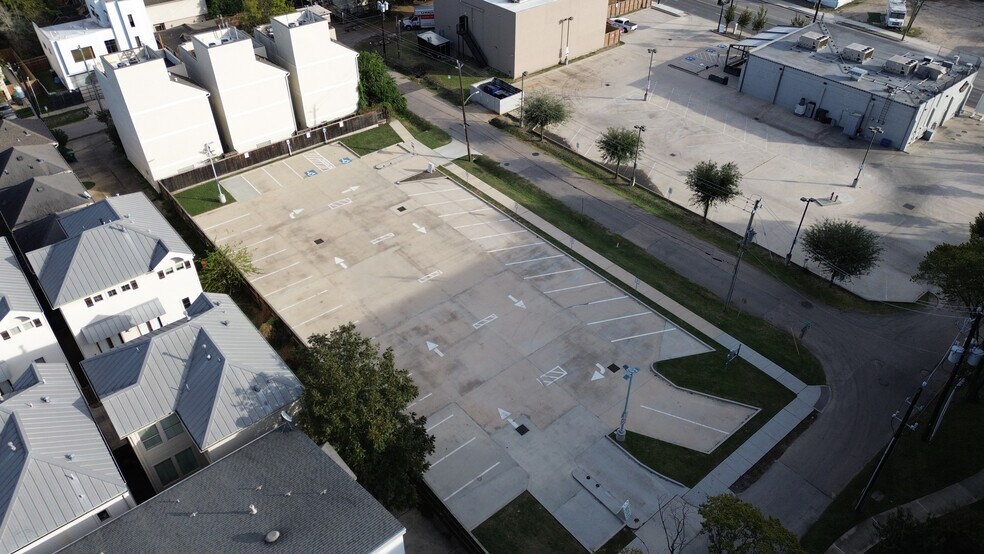 More Photos Of 5316 Washington Ave, Houston Bar For Lease