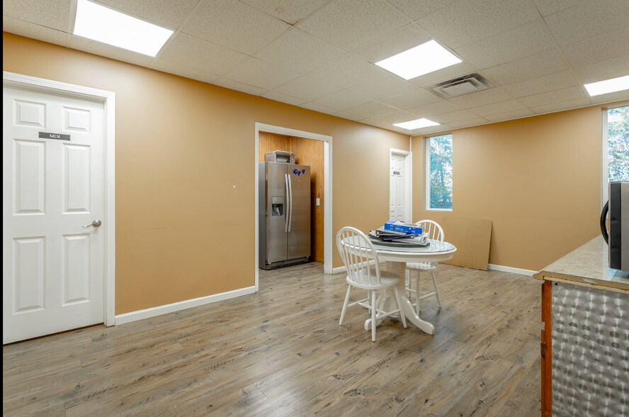 More Photos Of 3294 S Dug Gap Rd, Dalton Warehouse For Sale