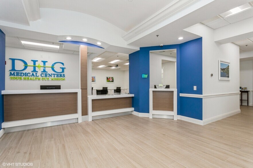 More Photos Of 2520 Tamiami Trl N, Nokomis Medical For Sale