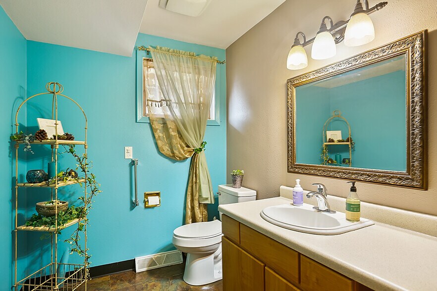 More Photos Of 101 N Evergreen Rd, Spokane Office For Lease