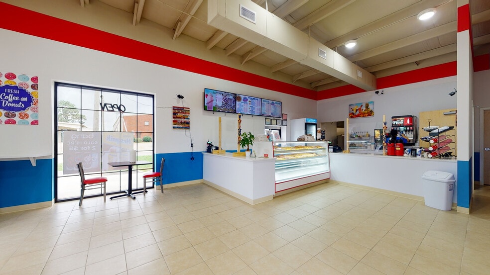 More Photos Of 5111 Common St, Lake Charles General Retail For Lease