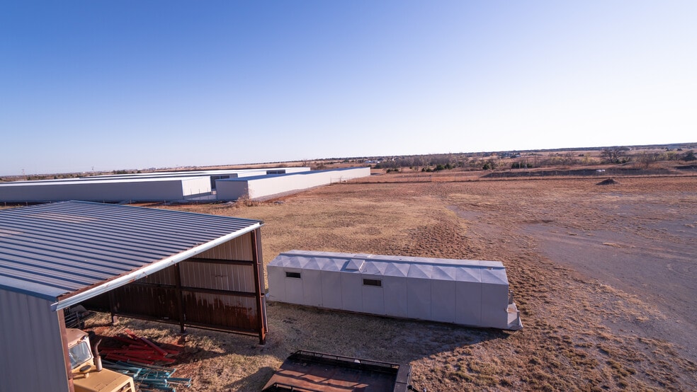 More Photos Of 6116 NW 178th St, Edmond Industrial For Lease