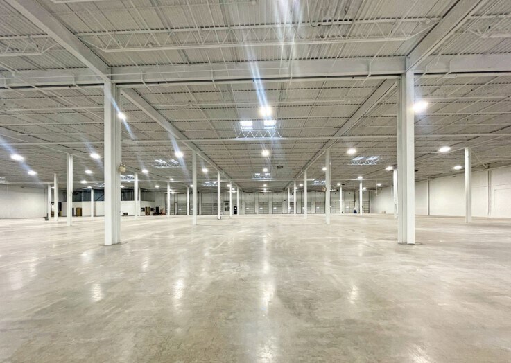 More Photos Of 16485 Rockside Rd, Maple Heights Flex For Lease