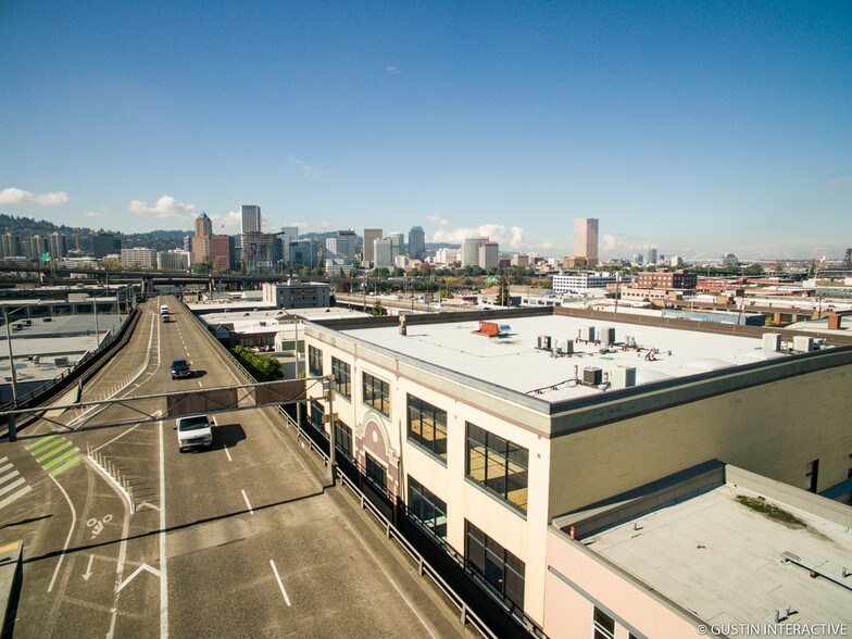 More Photos Of 307 SE Hawthorne Blvd, Portland Loft Creative Space For Sale