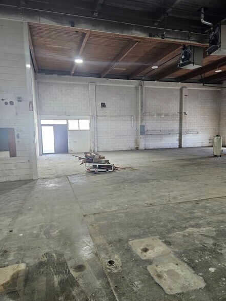 More Photos Of 6145-6153 80 St NW, Edmonton Service For Lease
