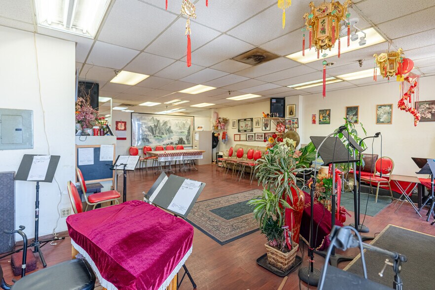 More Photos Of 328 7th St, Oakland Storefront Retail Office For Sale