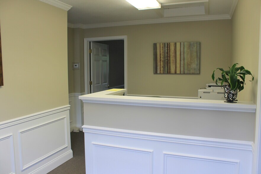More Photos Of 237 W Lancaster Ave, Devon Office For Lease