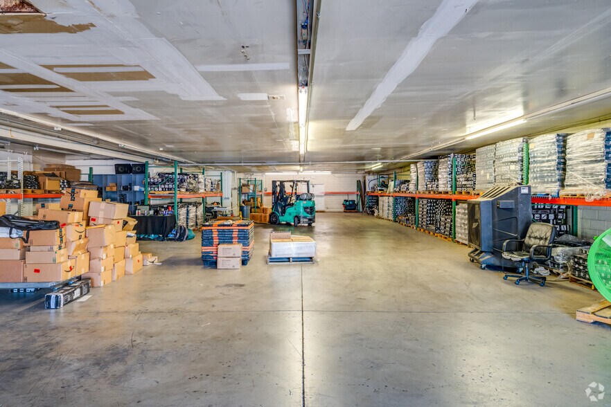 More Photos Of 1502 W Hatcher Rd, Phoenix Service For Sale