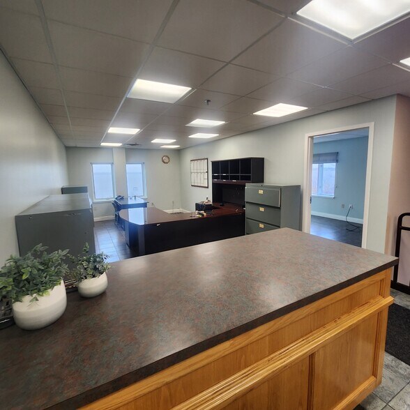More Photos Of 47 Slade St, Fall River Showroom For Lease
