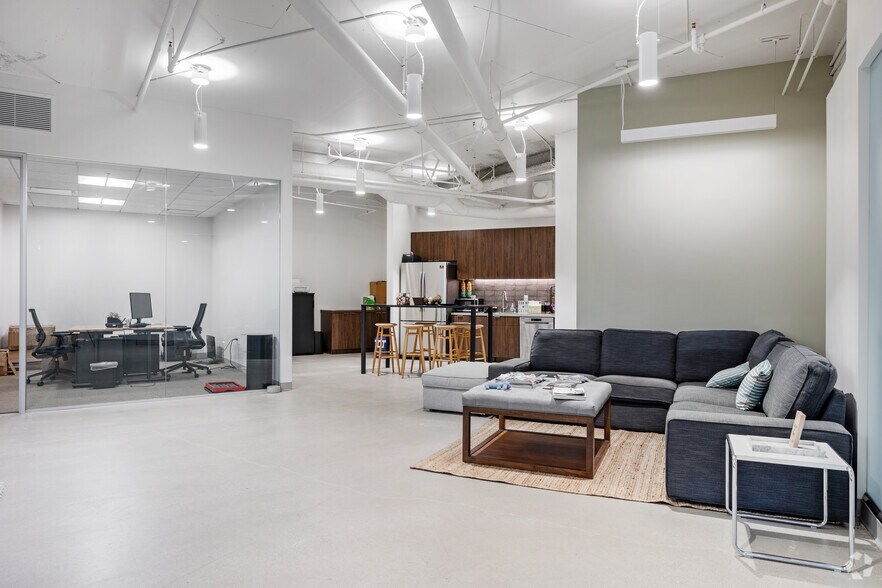 More Photos Of 3000 S Robertson Blvd, Los Angeles Loft Creative Space For Sale