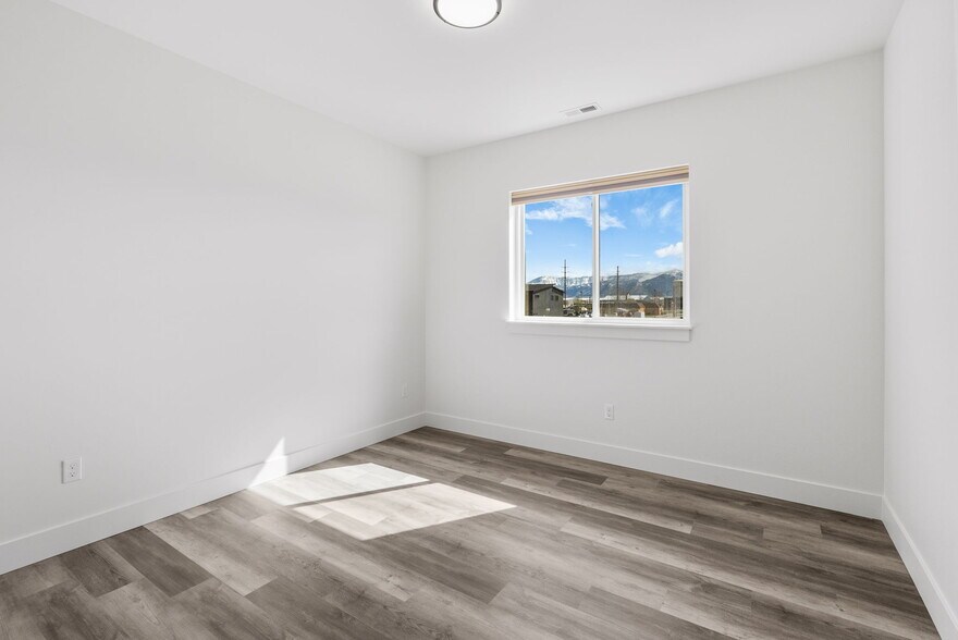 More Photos Of 202 Fletching Way, Belgrade Industrial For Sale