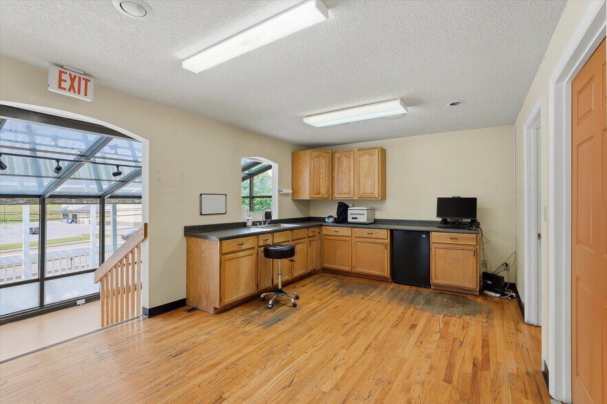 More Photos Of 9229 Middlebrook Pike, Knoxville Specialty For Sale
