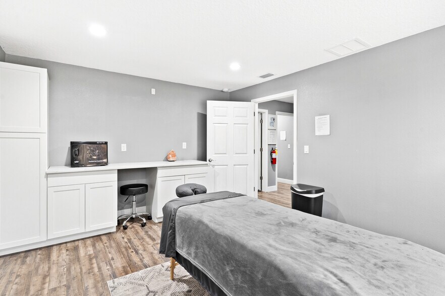 More Photos Of 32347 County Road 473, Leesburg Freestanding For Sale