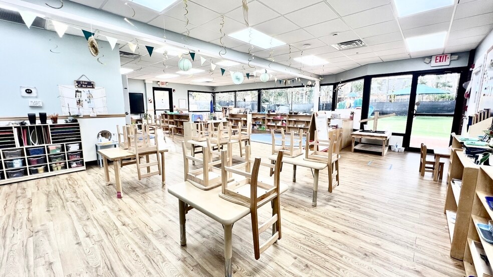 More Photos Of 205 Market Pl, Roswell Schools For Sale