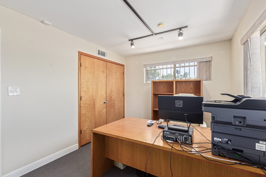 More Photos Of 8545 N Black Canyon Hwy, Phoenix Medical For Sale