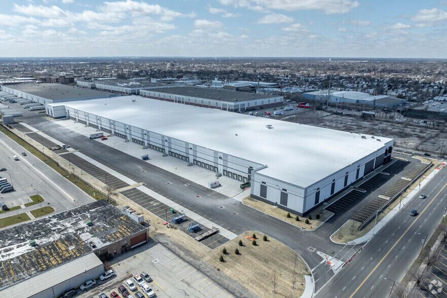 More Photos Of 5301 W Roosevelt Rd, Cicero Distribution For Lease