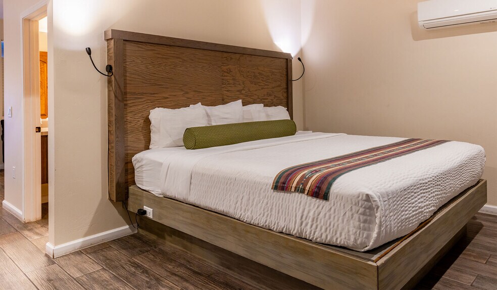 More Photos Of 105 Bell Rock Plz, Sedona Hotel For Sale