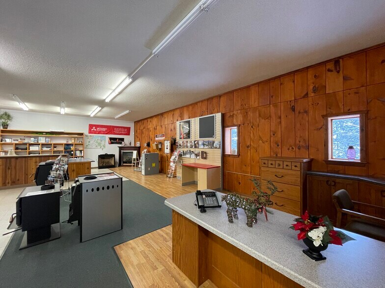 More Photos Of 16288 W Stress Rd, Hayward Showroom For Sale