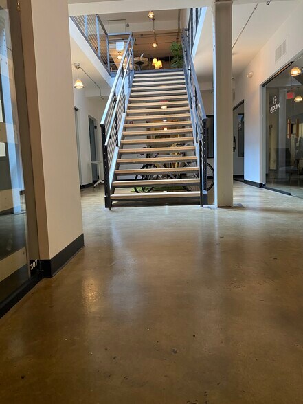 More Photos Of 414 Fayetteville St, Raleigh Office For Sale