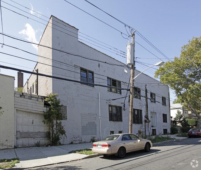 More Photos Of 458 10th Ave, Mount Vernon Warehouse For Lease