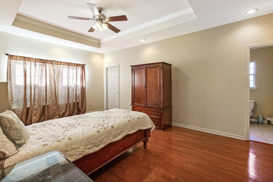 More Photos Of 7418 Chef Menteur Hwy, New Orleans Hotel For Sale
