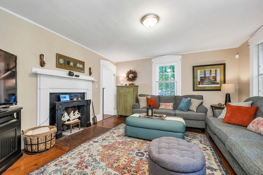 More Photos Of 521 Calef Hwy, Epping Specialty For Sale