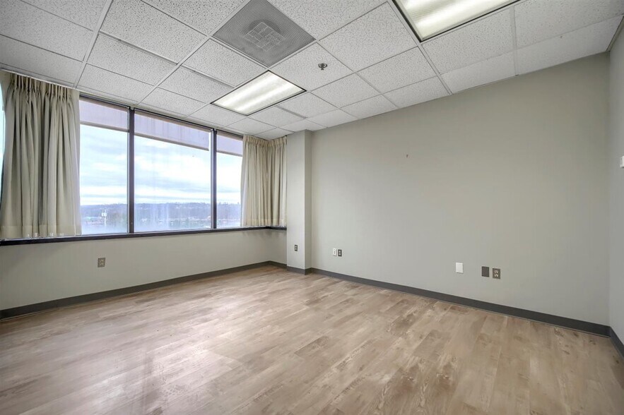 More Photos Of 15 Matthews St, Goshen Office For Sale