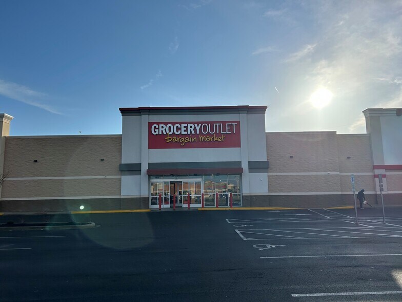 More Photos Of 4415 Leavitt Rd, Lorain Freestanding For Lease