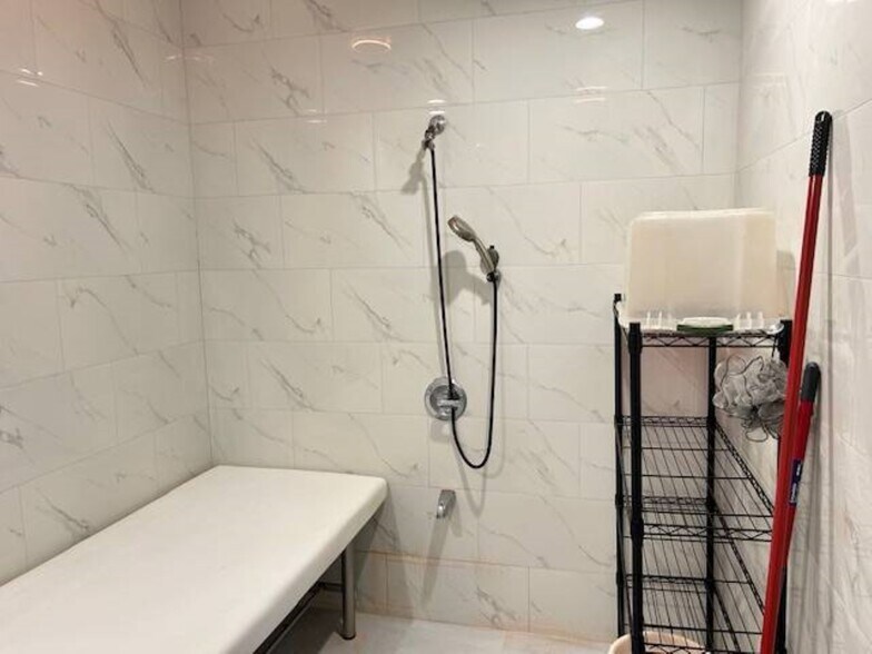 More Photos Of 1460-1462 Nepperhan Ave, Yonkers Storefront Retail Residential For Lease