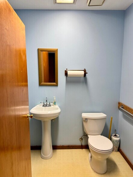 More Photos Of 2162 Ingleside Ave, Macon-Bibb Office Residential For Sale