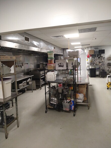 More Photos Of 140 Point Judith Rd, Narragansett Storefront Retail Office For Sale