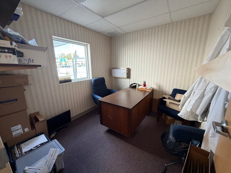 More Photos Of 2030 Center St, Northampton Flex For Lease