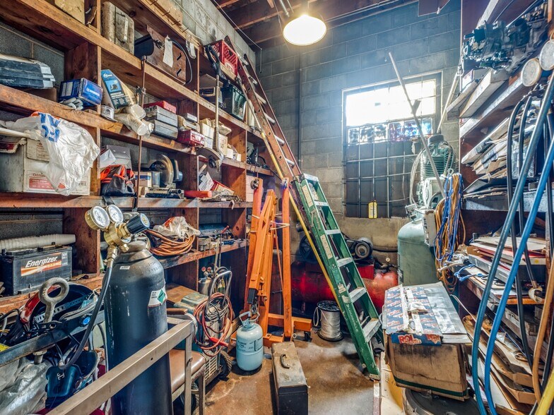 More Photos Of 1415 Cupples Rd, San Antonio Auto Repair For Sale