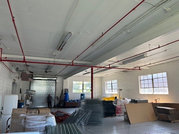 More Photos Of 37 Midland Ave, Elmwood Park Warehouse For Lease