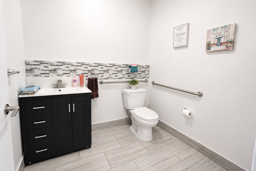 More Photos Of 20841 Johnson St, Pembroke Pines Warehouse For Sale