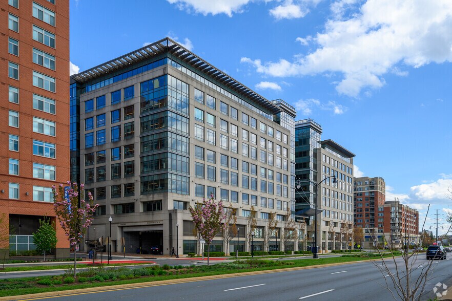 More Photos Of 3550 S Clark St, Arlington Office For Lease