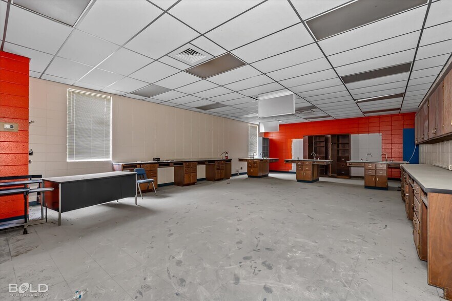 More Photos Of 200 All Saints Rd, Pelican Schools For Sale