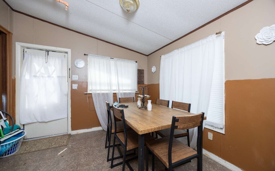 More Photos Of 7601 133rd Rd, Live Oak Assisted Living For Sale