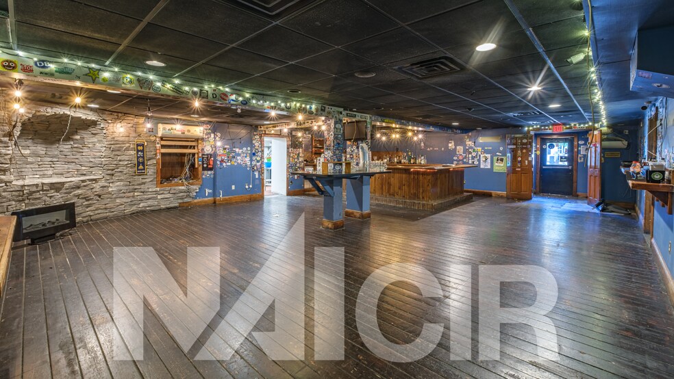 More Photos Of 104 Market St, Enola Bar For Lease