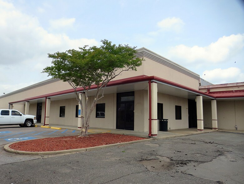 More Photos Of 1804 MacArthur Dr, Alexandria Unknown For Lease