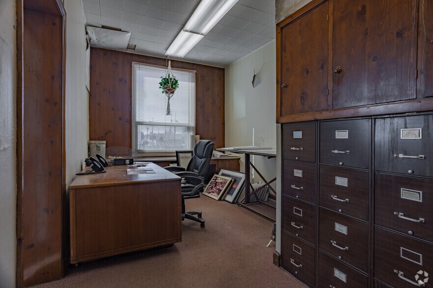 More Photos Of 1873 E 55th St, Cleveland Warehouse For Sale