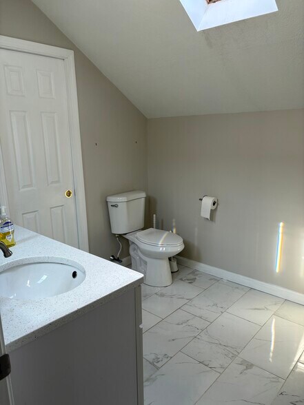More Photos Of 91 Plaistow Rd, Plaistow Medical For Lease