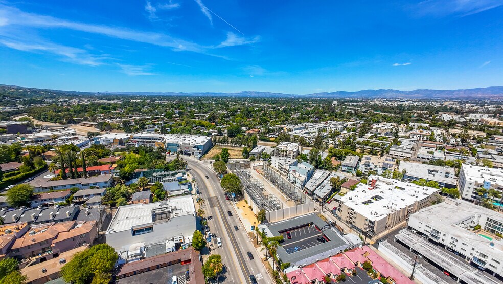 More Photos Of 4248 Arch Dr, Studio City Apartments For Sale