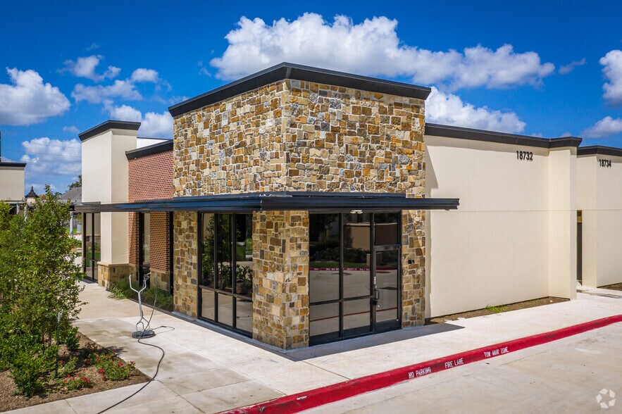 More Photos Of 18722 University Blvd, Sugar Land Unknown For Lease